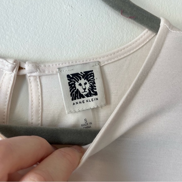 Anne Klein NWOT keyhole back sheer neutral short flutter sleeve shirt soft small - Picture 2 of 10